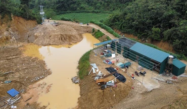 Công ty trách nhiệm hữu hạn Quang Thắng Tuyên Quang xây dựng nhà ở và lán trại khi chưa được giao đất, cho thuê đất.