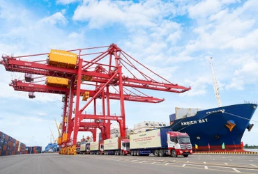 Nhiều doanh nghiệp tư nhân lớn như: Vingroup, Thaco, TH, HPG... đã vươn tầm khu vực và trở thành những thương hiệu mang lại niềm tự hào cho người dân Việt Nam. Ảnh: Lê Tiên