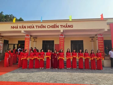Khánh thành Nhà văn hóa thôn 200 chỗ ngồi.