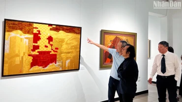Triển lãm mang đến công chúng không gian nghệ thuật đậm dấu ấn lịch sử và cảm xúc tự hào dân tộc.