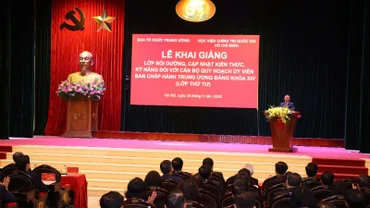 Quang cảnh Lễ khai giảng Lớp bồi dưỡng, cập nhật kiến thức, kỹ năng đối với cán bộ quy hoạch Ủy viên Ban Chấp hành Trung ương Đảng khóa XIV (lớp thứ 4).