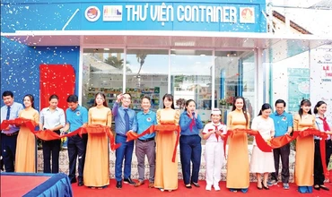 Lễ khánh thành thư viện container tại Trường tiểu học Lê Văn Lương (huyện Nhà Bè, Thành phố Hồ Chí Minh).