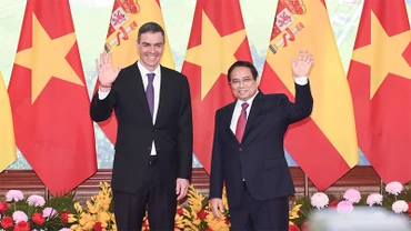 Thủ tướng Phạm Minh Chính và Thủ tướng Tây Ban Nha Pedro Sanchez. (Ảnh: TRẦN HẢI) 