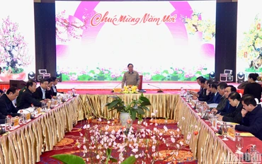 [Ảnh] Thủ tướng Phạm Minh Chính chủ trì họp kiểm điểm tình hình thực hiện Dự án đường cao tốc bắc-nam phía đông