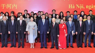 [Ảnh] Tổng Bí thư Nguyễn Phú Trọng và Tổng Bí thư, Chủ tịch Trung Quốc Tập Cận Bình gặp gỡ nhân sĩ hữu nghị và thế hệ trẻ Việt-Trung