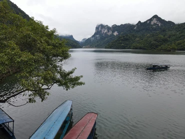 Một góc thắng cảnh hồ Ba Bể.