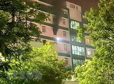 Khu vực phát hiện đám cháy tại tầng 6, Bệnh viện đa khoa khu vực Cẩm Phả, Quảng Ninh. (Ảnh: TTXVN)