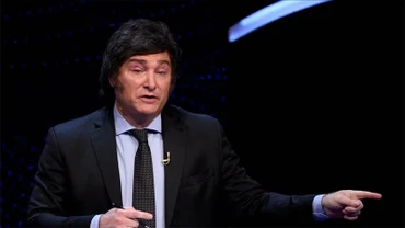 Ông Javier Milei trong cuộc tranh luận trước thềm cuộc bầu cử ngày 19/11 vừa qua. Ảnh: Reuters