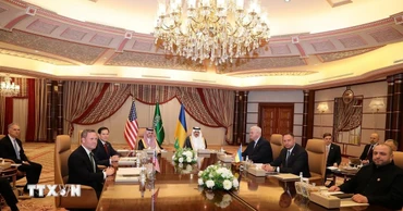 Phái đoàn Mỹ và Ukraine trong cuộc đàm phán tại Jeddah (Saudi Arabia), ngày 11/3/2025. (Ảnh: THX/TTXVN)