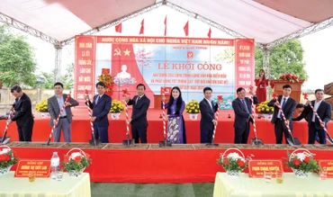 Bí thư Tỉnh ủy Hoàng Thị Thúy Lan khởi công công trình làng văn hóa kiểu mẫu thôn Bàn Mạch, xã Lý Nhân, huyện Vĩnh Tường.