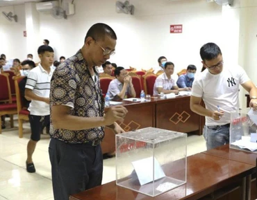 Phiên đấu giá đất tại huyện Mê Linh.