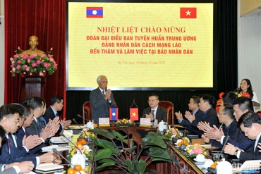 Đồng chí Khamphan Pheuyavong tại buổi làm việc. (Ảnh: ĐĂNG KHOA)