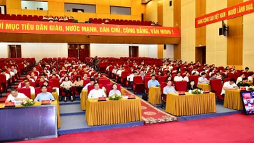 Đại biểu dự tại điểm cầu trung tâm hội nghị tỉnh.