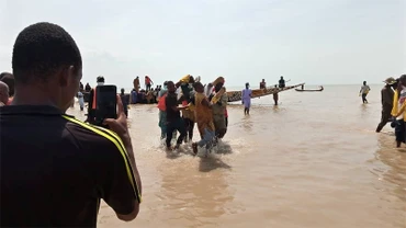 Lật thuyền làm ít nhất 60 người thiệt mạng tại Nigeria