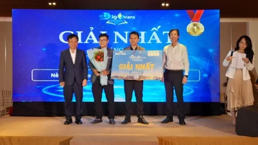 Trao giải Nhất bảng A dành cho sinh viên và các dự án start-up công nghệ.