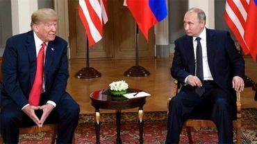 Tổng thống Mỹ Donald Trump trong cuộc gặp người đồng cấp Nga Vladimir Putin, tại Helsinki (Phần Lan), ngày 16/7/2018. Ảnh: THX/TTXVN