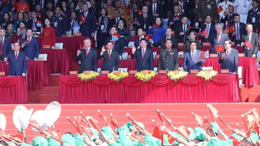 Các đồng chí lãnh đạo, nguyên lãnh đạo Đảng, Nhà nước và khách quốc tế tham dự Lễ kỷ niệm 50 năm Ngày Giải phóng miền nam, thống nhất đất nước (30/4/1975-30/4/2025). (Ảnh: TTXVN)