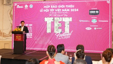Lễ hội Tết Việt Giáp Thìn 2024 tôn vinh Tết cổ truyền và sẻ chia an sinh xã hội