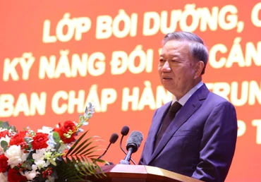 Đồng chí Tổng Bí thư, Chủ tịch nước Tô Lâm phát biểu ý kiến chỉ đạo tại Lễ khai giảng.