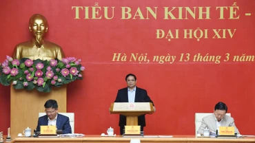 Thủ tướng Phạm Minh Chính chủ trì phiên họp thứ tư Tiểu ban Kinh tế-Xã hội Đại hội lần thứ XIV của Đảng. (Ảnh: TRẦN HẢI)