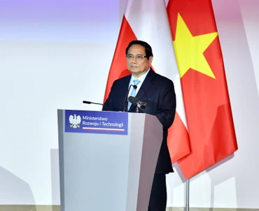 Thủ tướng Phạm Minh Chính phát biểu ý kiến tại Diễn đàn Doanh nghiệp Việt Nam - Ba Lan (Ảnh: THANH GIANG).