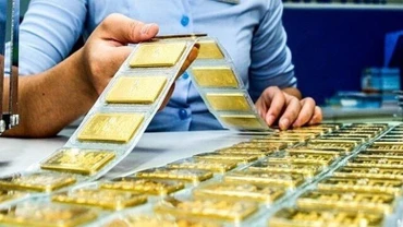 Thủ tướng Chính phủ chỉ đạo triển khai các biện pháp quản lý hiệu quả thị trường vàng. (Ảnh: VGP)