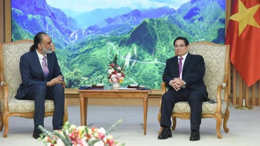 Thủ tướng Phạm Minh Chính tiếp ông Amandeep Singh Gill, Phó Tổng Thư ký Liên hợp quốc về Công nghệ kỹ thuật số và Công nghệ mới nổi, đồng thời là Đặc phái viên của Tổng Thư ký Liên hợp quốc về Công nghệ. (Ảnh: TRẦN HẢI)