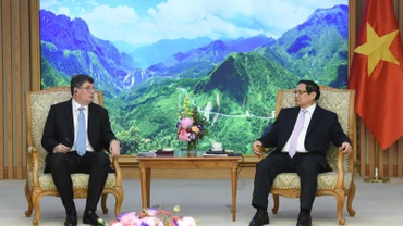 Thủ tướng Phạm Minh Chính tiếp ông Arto Olavi Satonen, Bộ trưởng phụ trách việc làm thuộc Bộ Kinh tế và Việc làm Phần Lan. (Ảnh: TRẦN HẢI)