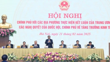 Thủ tướng Phạm Minh Chính chủ trì Hội nghị Chính phủ với các địa phương thực hiện Kết luận của Trung ương, các Nghị quyết của Quốc hội, Chính phủ về tăng trưởng kinh tế (Ảnh: TRẦN HẢI). 