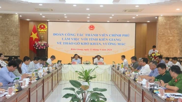Đoàn Công tác Thành viên Chính phủ do Bộ trưởng Tư pháp Lê Thành Long làm Trưởng đoàn làm việc với UBND tỉnh Kiên Giang về tình hình sản xuất kinh doanh, đầu tư công, xây dựng hạ tầng và xuất nhập khẩu trên địa bàn tỉnh, ngày 22/4/2024. (Ảnh: VGP)