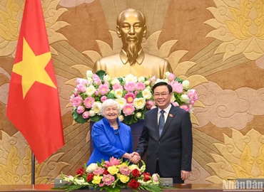 Chủ tịch Quốc hội Vương Đình Huệ và Bộ trưởng Tài chính Hoa Kỳ Janet Yellen tại buổi tiếp.