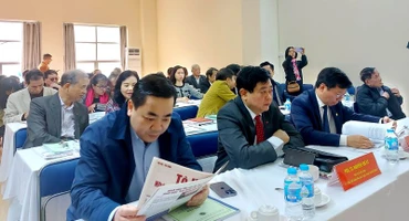 Các đại biểu tham dự tọa đàm. 