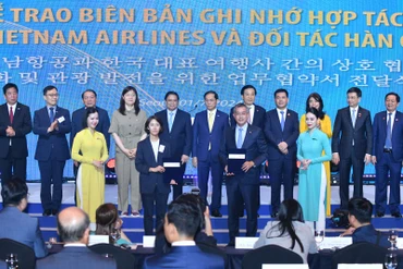 Lễ trao Biên bản ghi nhớ hợp tác giữa Vietnam Airlines với các đối tác Hàn Quốc. (Ảnh: Thanh Giang)