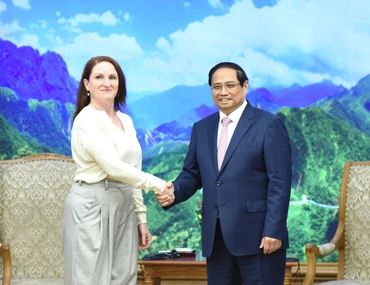 Thủ tướng Phạm Minh Chính tiếp Đại sứ New Zealand tại Việt Nam Caroline Beresford (Ảnh: Trần Hải).