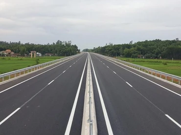 Triển khai cao điểm “500 ngày đêm thi đua hoàn thành 3.000km đường bộ cao tốc"