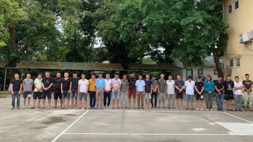 Các đối tượng tham gia đá gà ăn tiền tại Cơ quan Cảnh sát điều tra Công an tỉnh Tuyên Quang.