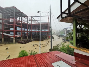 Nước lũ do bão nhiệt đới Nalgae ở Boac, tỉnh Marinduque, Philippines, ngày 29/10. (Ảnh: Reuters)