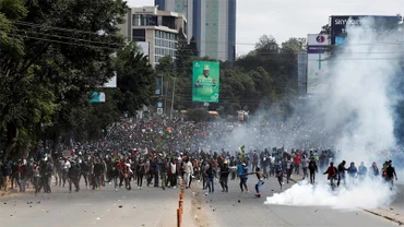 Người dân xuống đường tại thủ đô Nairobi, Kenya, ngày 25/6/2024, để phản đối tăng thuế. (Ảnh: Reuters)