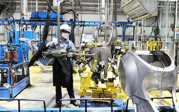 Sản xuất và lắp ráp xe máy tại Công ty TNHH Piaggio Việt Nam (Khu công nghiệp Bình Xuyên, tỉnh Vĩnh Phúc). (Ảnh: LÂM THANH)