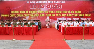 Các đại biểu dự Lễ ra quân.