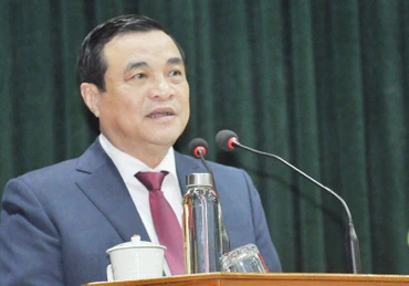 Bí thư Tỉnh ủy Phan Việt Cường phát biểu tại buổi khai giảng lớp bồi dưỡng. 