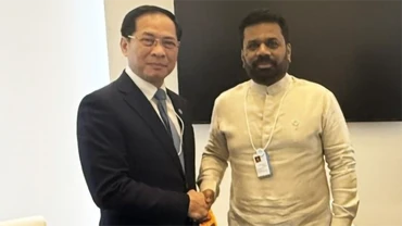 Phó Thủ tướng, Bộ trưởng Ngoại giao Bùi Thanh Sơn và Tổng thống Sri Lanka Anura Kumara Dissanayake. Ảnh: VGP