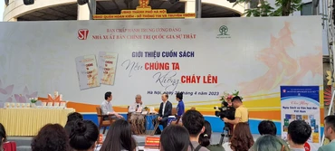 Quang cảnh buổi giới thiệu sách.