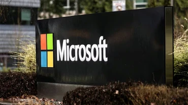  Microsoft đang đẩy mạnh vai trò tiên phong ứng dụng trí tuệ nhân tạo (AI). (Ảnh: Reuters)