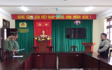 Phòng PA05 tống đạt quyết định xử phạt vi phạm hành chính với H.N.M.