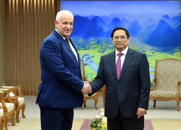 Thủ tướng Phạm Minh Chính tiếp Bộ trưởng Nội vụ Nhà nước Palestine Ziad Hab Al-Reeh. (Ảnh: Trần Hải)