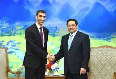 Thủ tướng Phạm Minh Chính tiếp Tiến sĩ Thani bin Ahmed Al Zeyoudi, Quốc vụ khanh phụ trách Thương mại quốc tế, Bộ Ngoại thương UAE. (Ảnh: TRẦN HẢI)