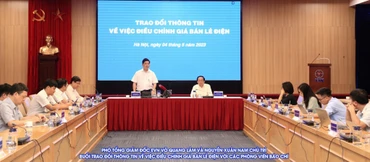 Phó Tổng Giám đốc EVN Võ Quang Lâm và Nguyễn Xuân Nam chủ trì buổi trao đổi thông tin về việc điều chỉnh giá bán lẻ điện với các phóng viên báo chí