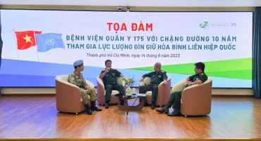 Các đại biểu trao đổi nhiều câu chuyện thú vị tại buổi tọa đàm.