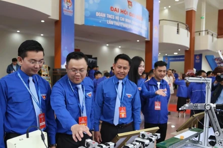 Hoạt động nghiên cứu khoa học tại Khu Công nghệ cao Thành phố Hồ Chí Minh.